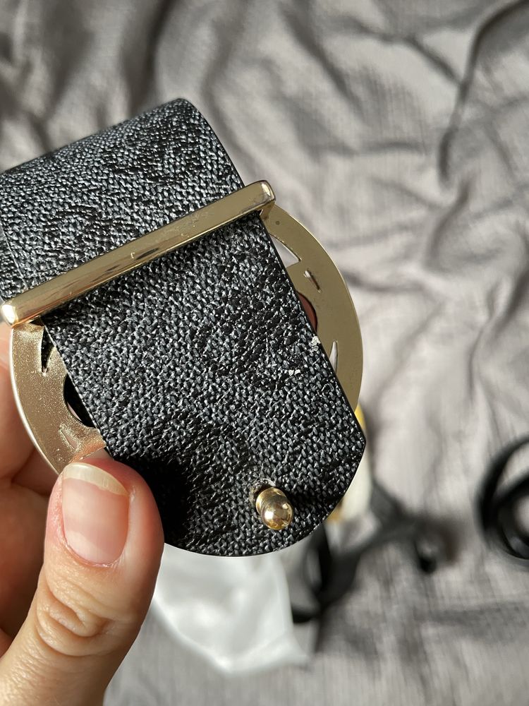 Dwustronny pasek w monogram Guess