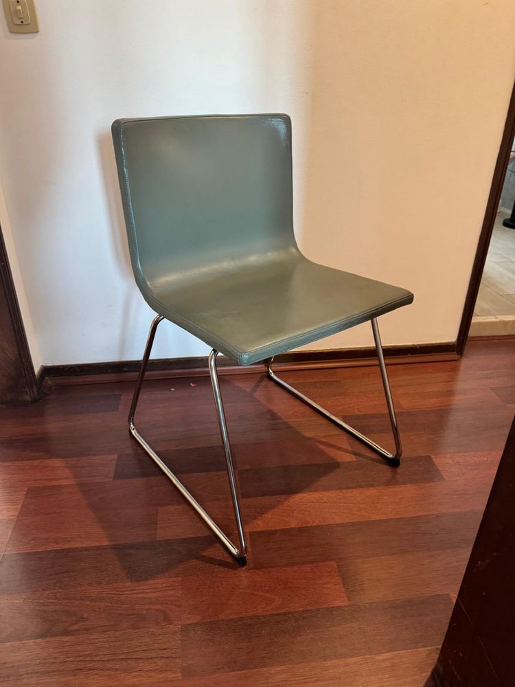Conjunto de cadeiras em pele IKEA