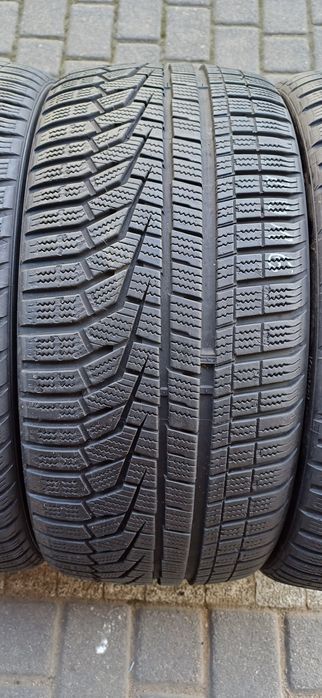 235/35R19 91W HANKOOK , komplet używanych opon zimowych.
