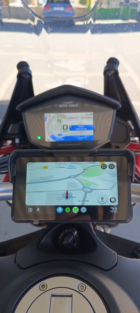 Moto Guzzi V85TT