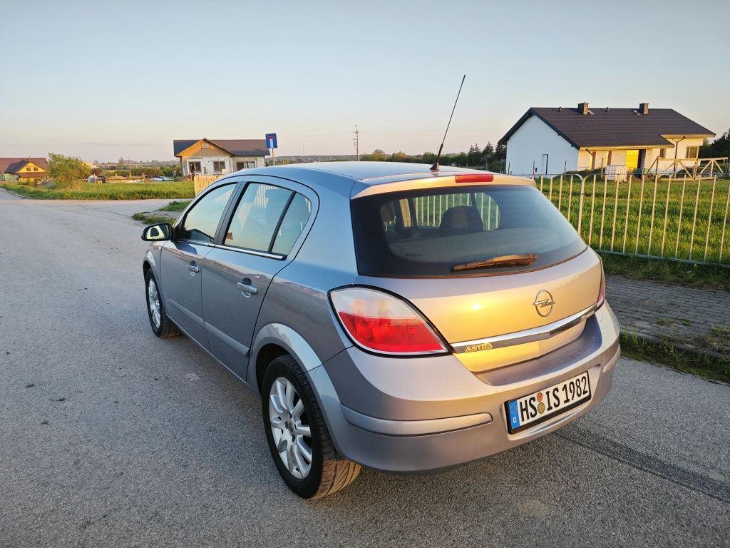 Opel Astra H 1.6 Sprowadzona Stan idealny Bez wkładu finansowego