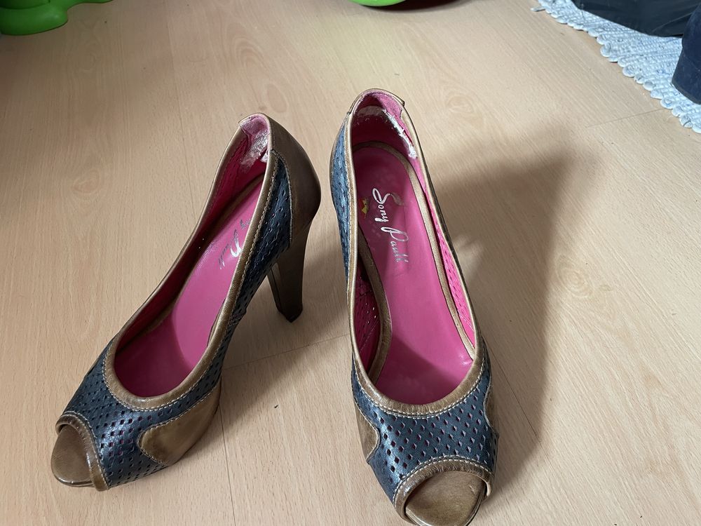 Sapatos/Sandalias novos e com pouco uso