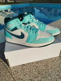 Nike Air Jordan 1 Mid Bleached Turquoise