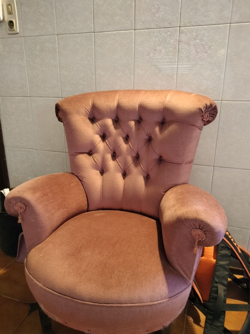 Cadeirão Poltrona Nova – Vermelha, Confortável e Elegante