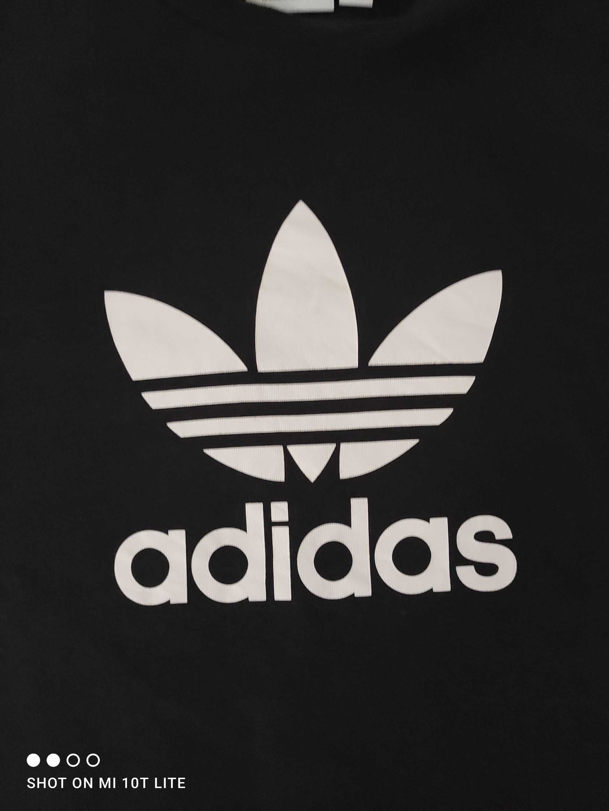 ADIDAS
T-Shirt Czarny Regular Fit rozm. S