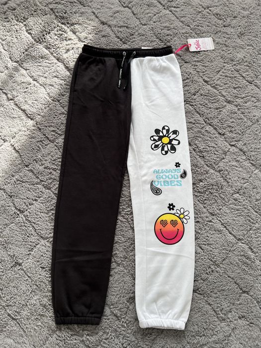 Justice spodnie biało czarne dresowe  z aplikacja roz 152/158 nowe