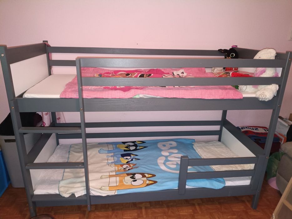 Sprzedam Pietrowe łóżeczko