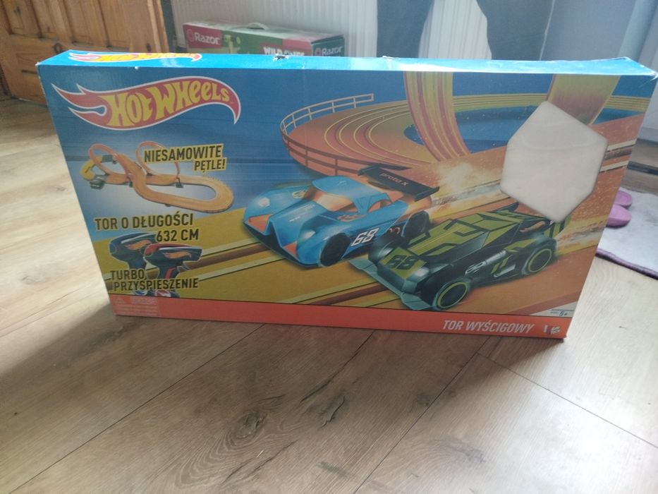 Tor wyścigowy hot wheels