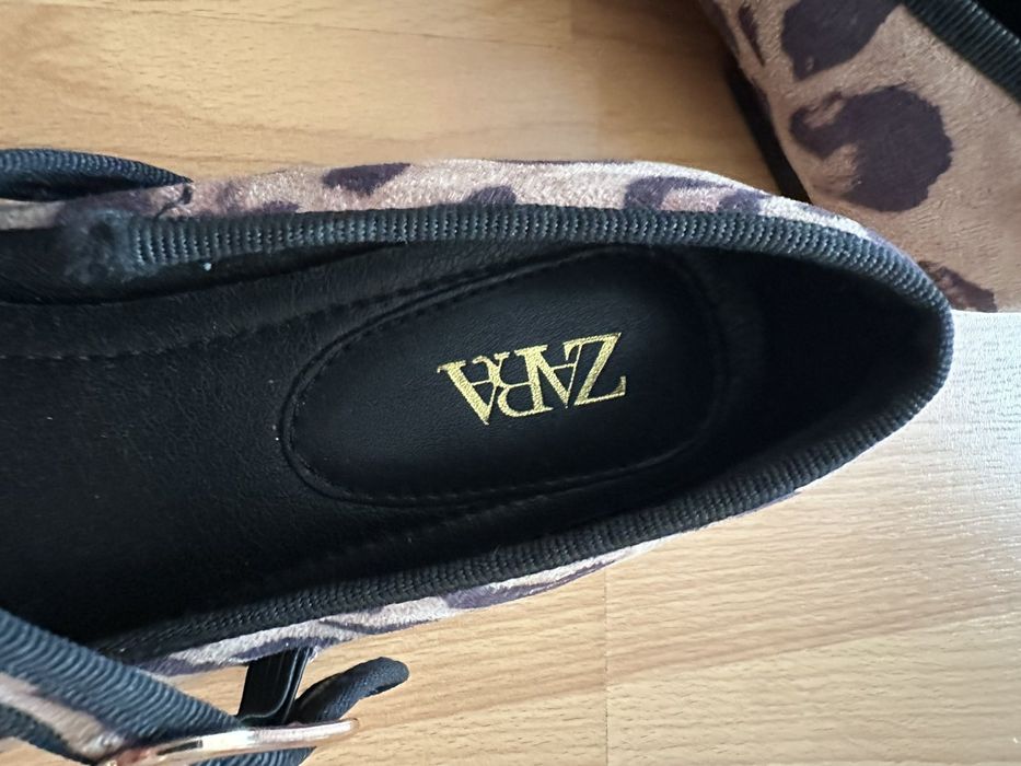 Балетки  Zara  з леопардовим принтом 36 розмір