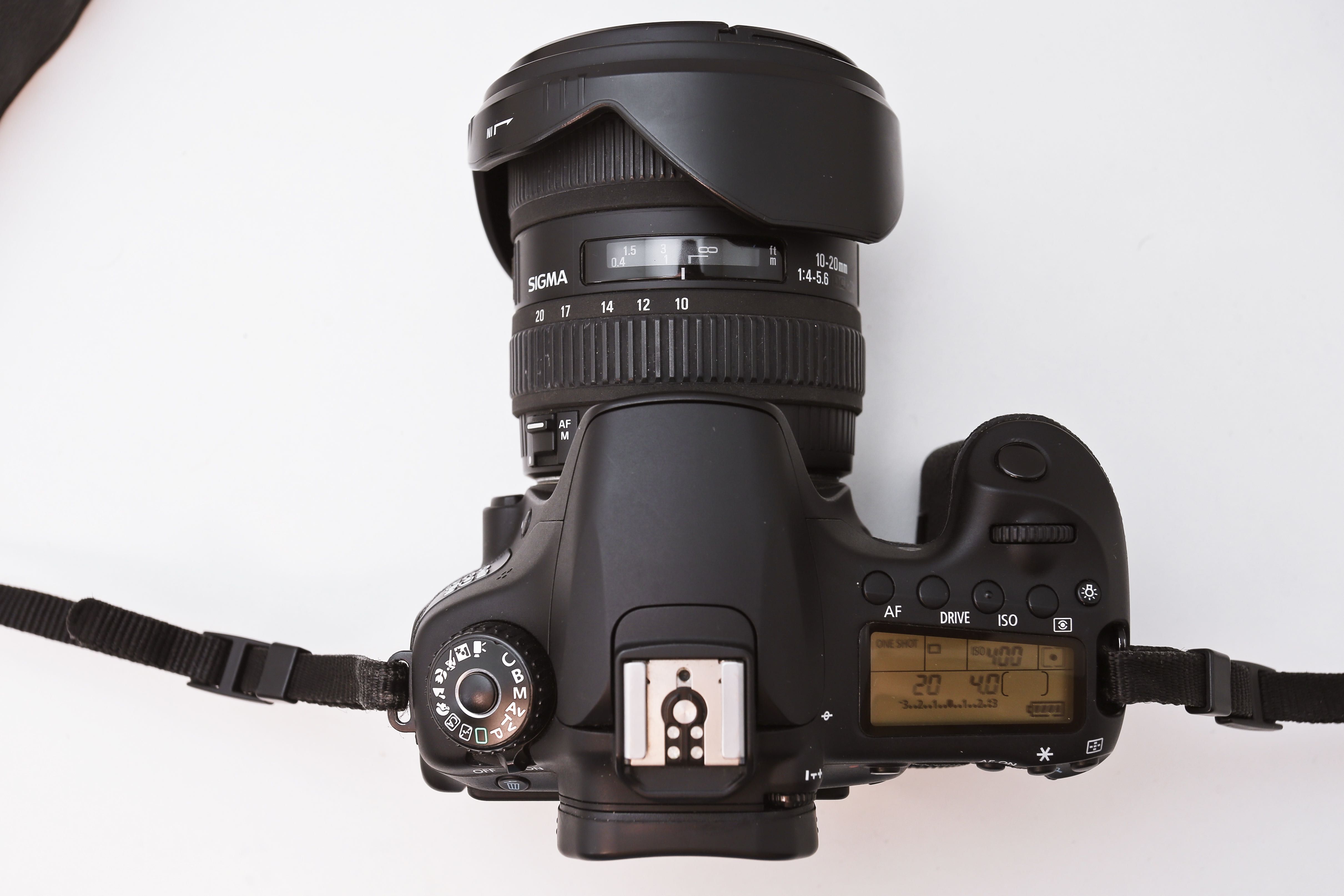 Câmara Digital Canon EOS 60D + lente Sigma 10-20mm f/4-5.6