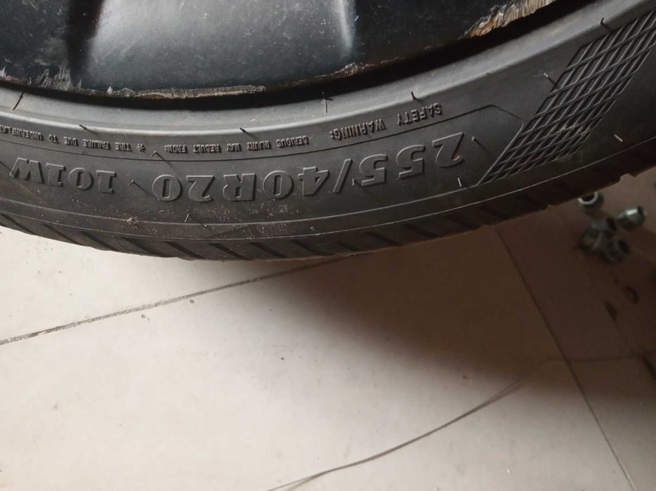 255  40   r20 шина tesla model Y   good year outside  пробег 10 т 1шт