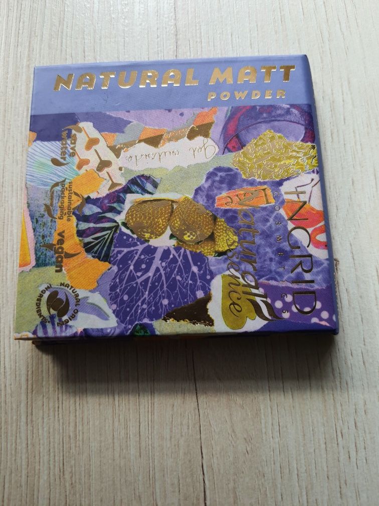 Puder matujacy Natural Matt, Natural essence Ingrid