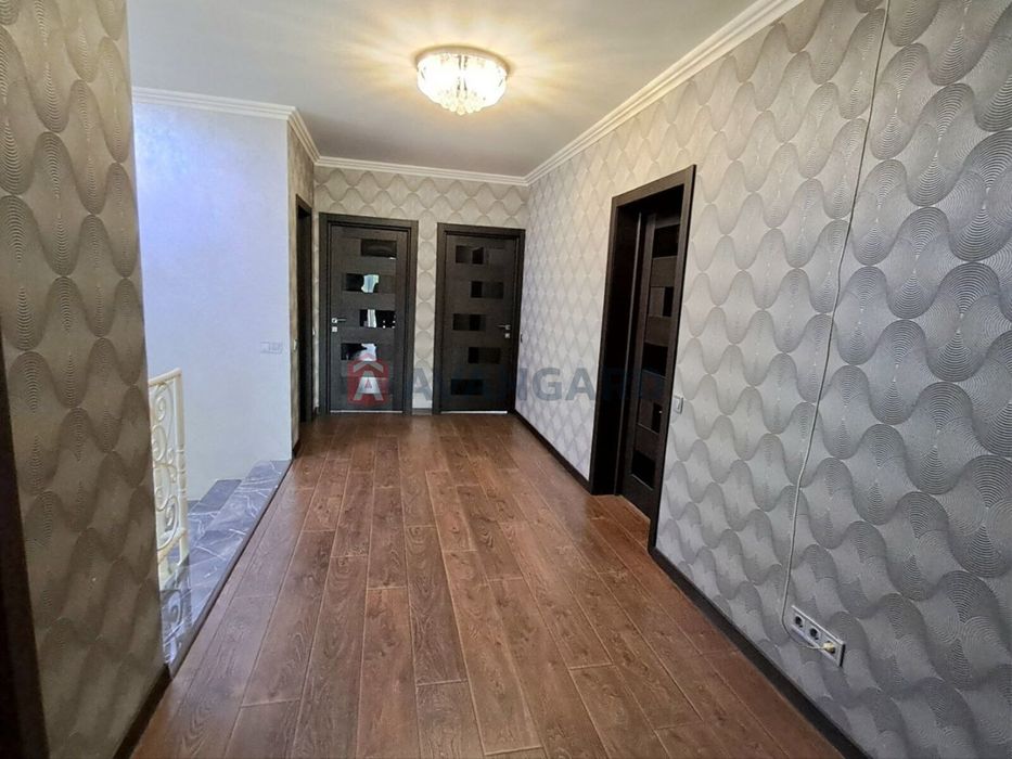 Сучасний будинок з камінним залом та садом, Глеваха (Кожухівка)