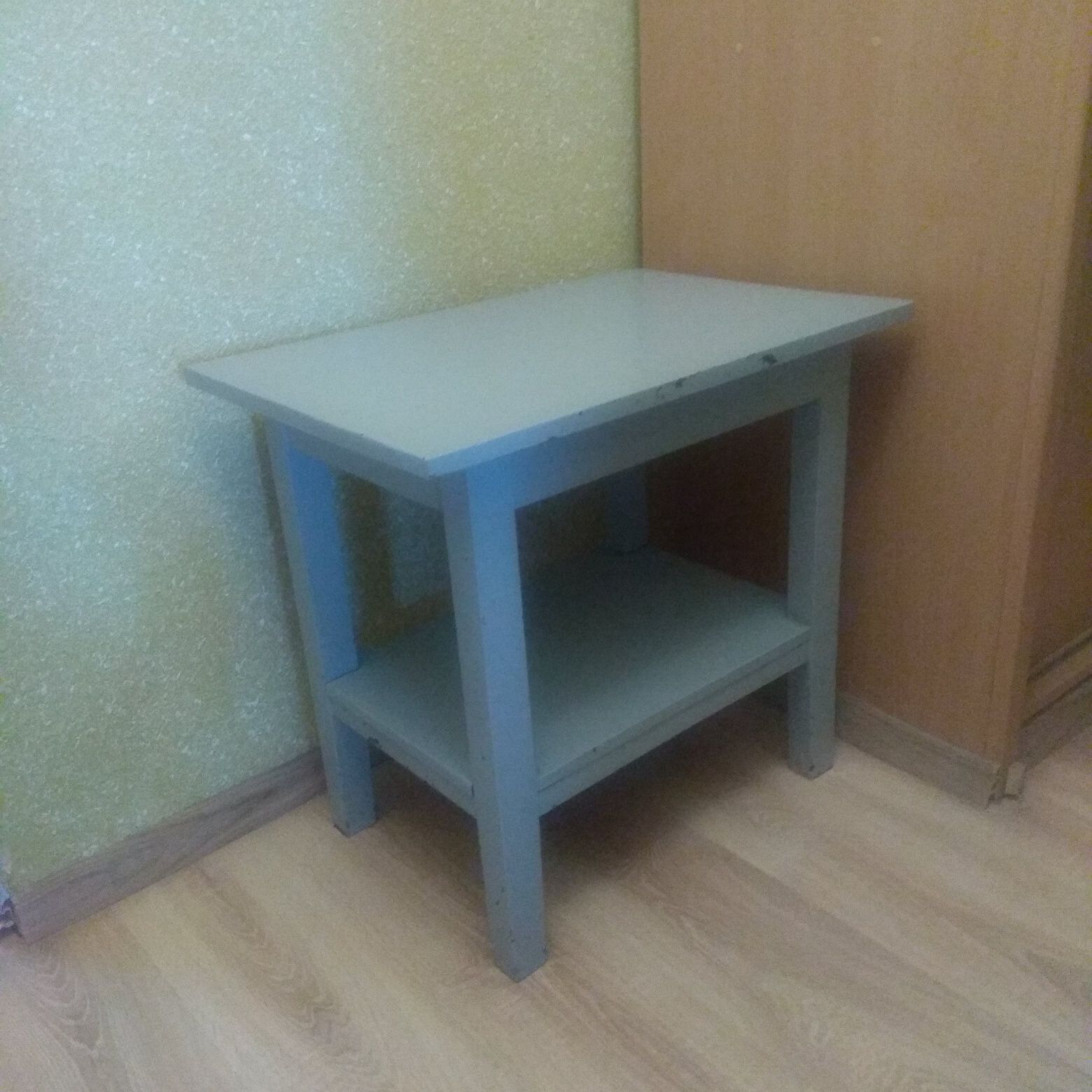 PRL drewniany stolik z półką