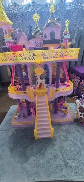 Zamek my Little Pony Canterlot