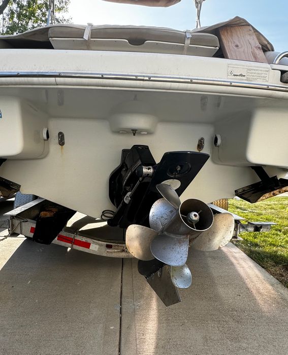 Łódź motorowa Formula 270 BR Regal Sea Ray Yamaha Bayliner