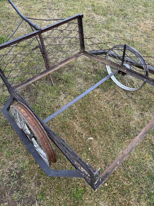 Wózek metalowy do ogrodu i nie tylko
