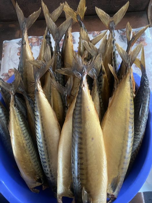 Копчена перепілка, курочка, ковбаски гриль, скумбрія