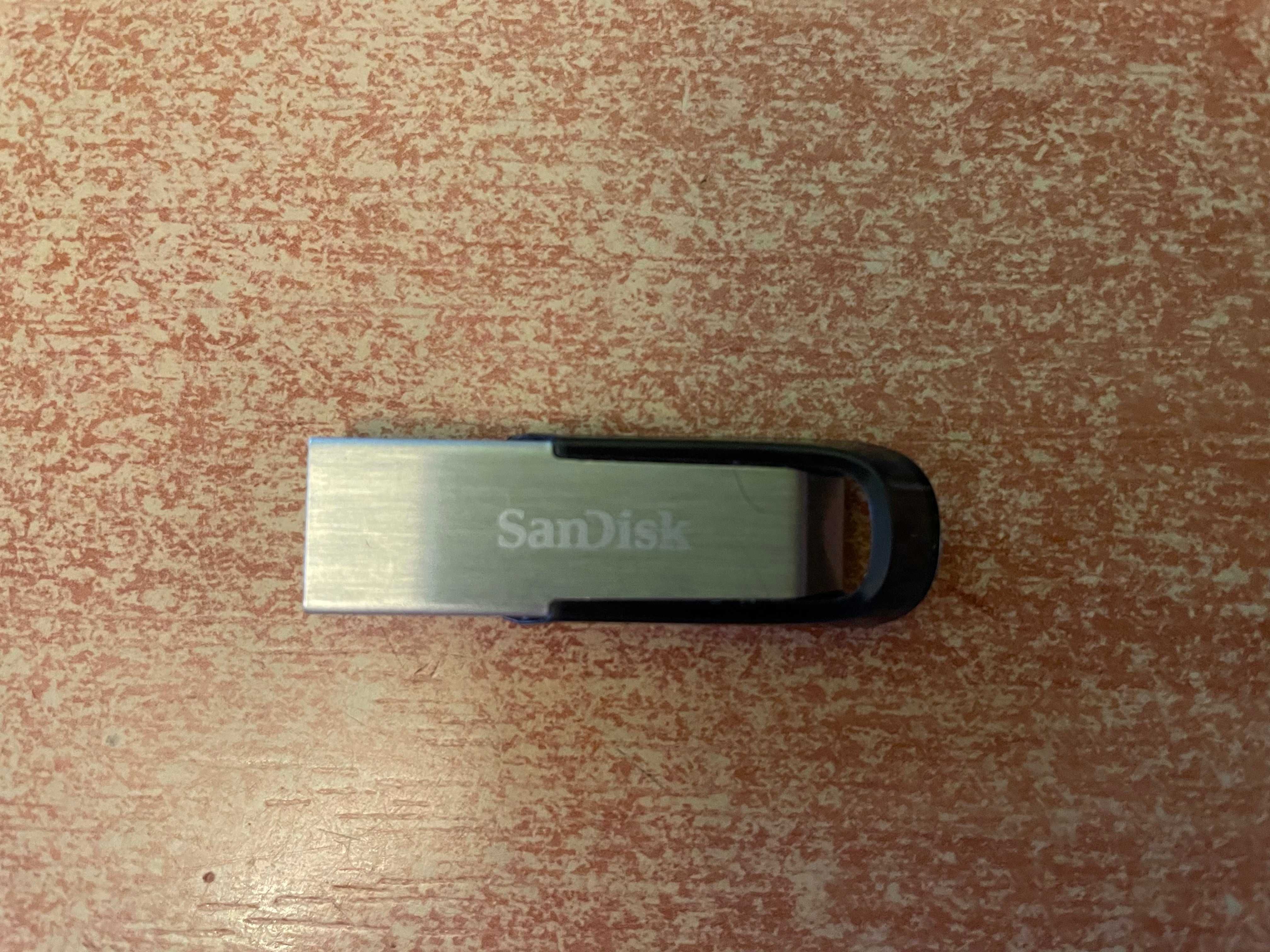 San Disk Pen Drive 64 gb