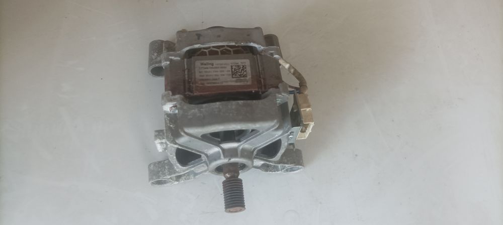 Стіралка ariston hotpoint 9 кг А++ WMG 922