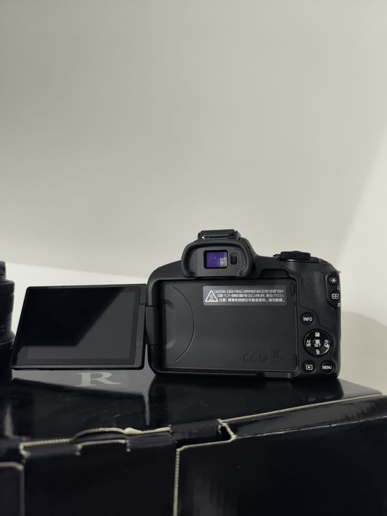 Canon R50 + lente NOVO