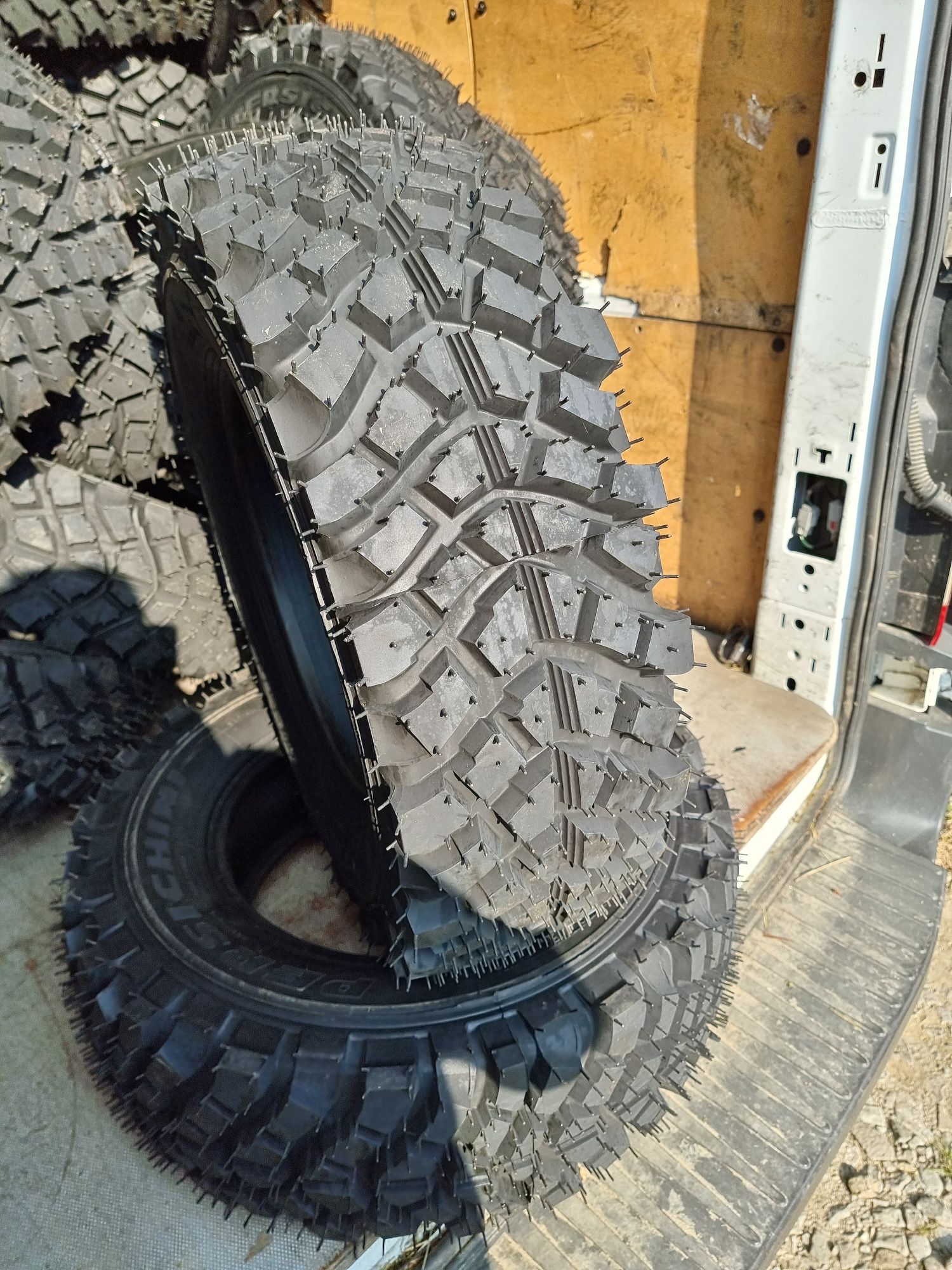 Opony Terenowe 235/70 R16 Ranger Grip Wzór Yokohama Geolandar gat.II