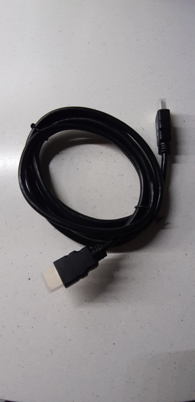 Kabel przewód połączeniowy HDMI o długości 1,8 m.