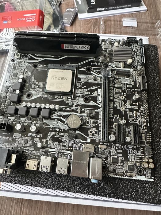 Срочно Комплект, Матерінська плата + проц + оперативка R5 3600 ddr4 16