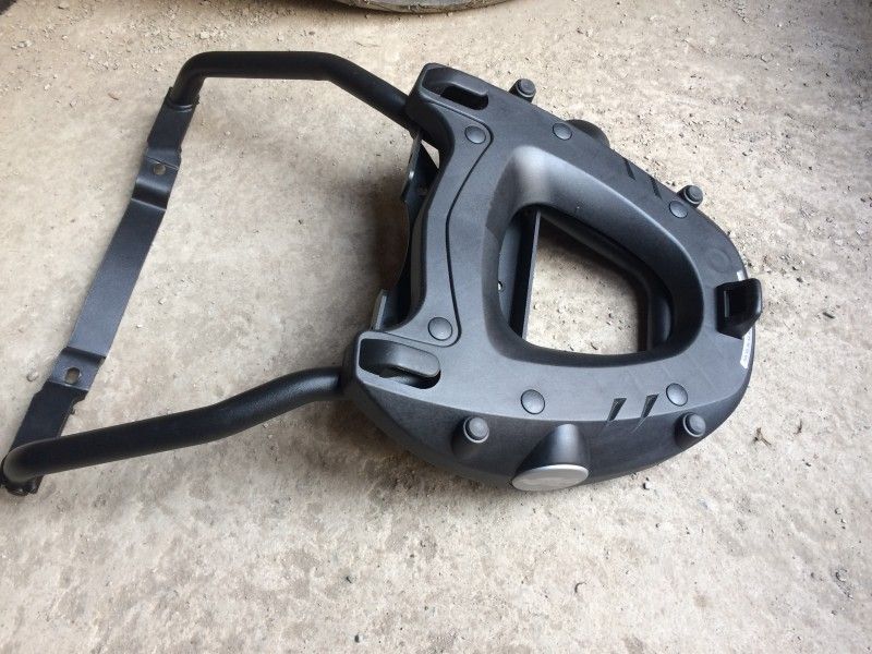 SR357 KR357 FJR1300 (06>20) Yamaha GIVI stelaż centr. z płytą FJR 1300