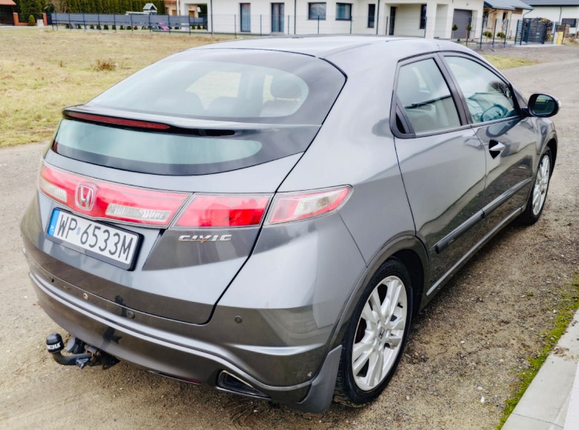 Sprzedam niezawodną Hondę Civic z Silnikiem 1.8 i-VTEC