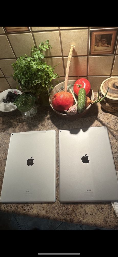 Tablet iPad Apple PRO 12.9” —-256gb - Touch ID - PROCREATE