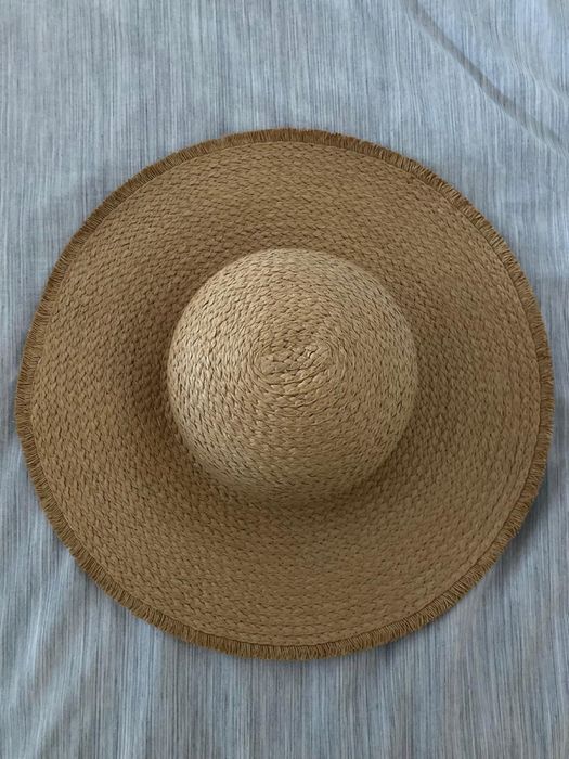 Chapéu de ráfia novo