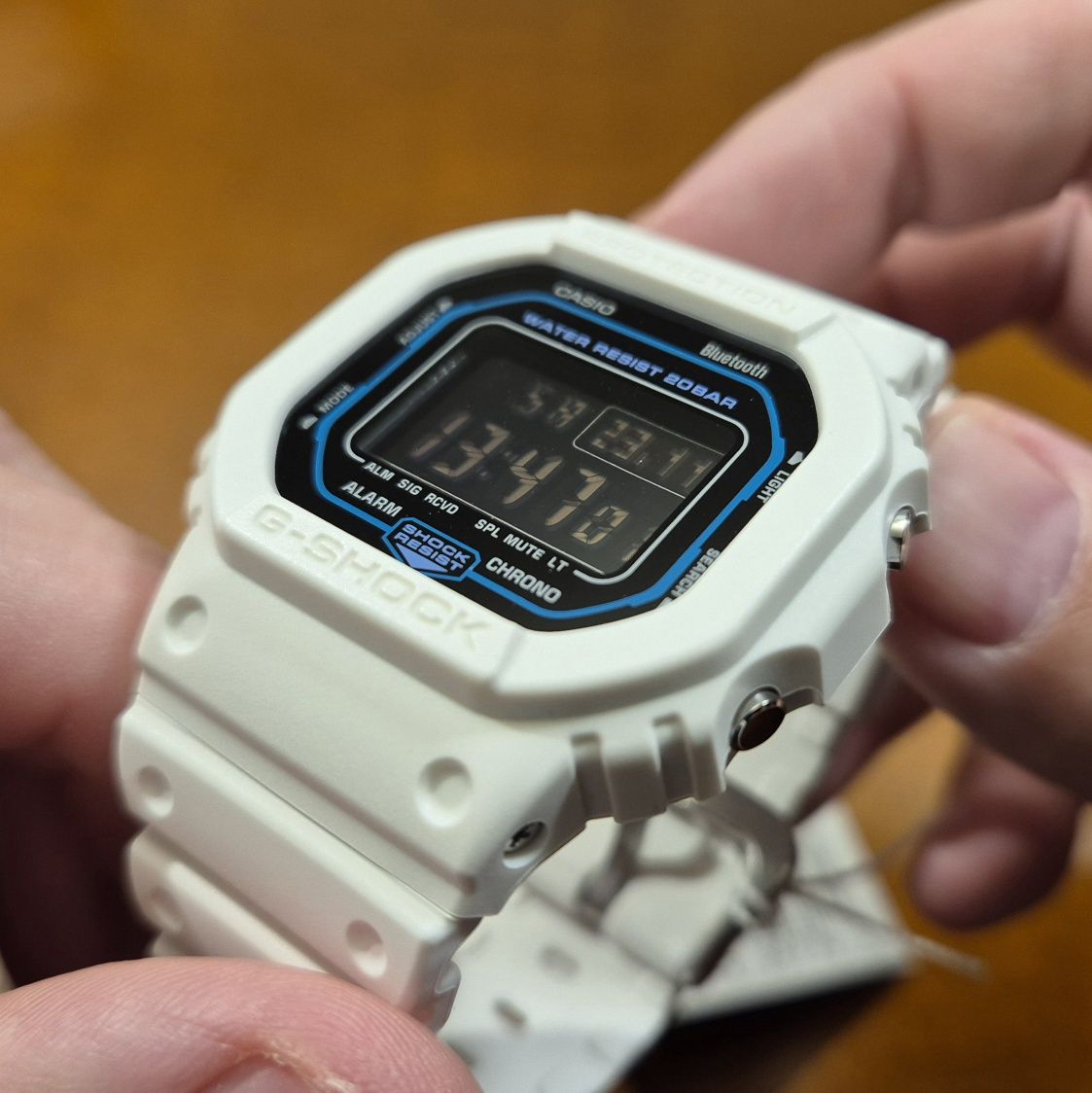 Nowy Casio G-Shock DW-B5600SF-7ER gwarancja 3 lata
