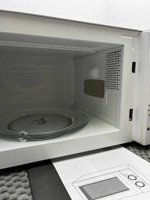 Kuchenka mikrofalowa Hanseatic 700W | 20L | Rozmrażanie