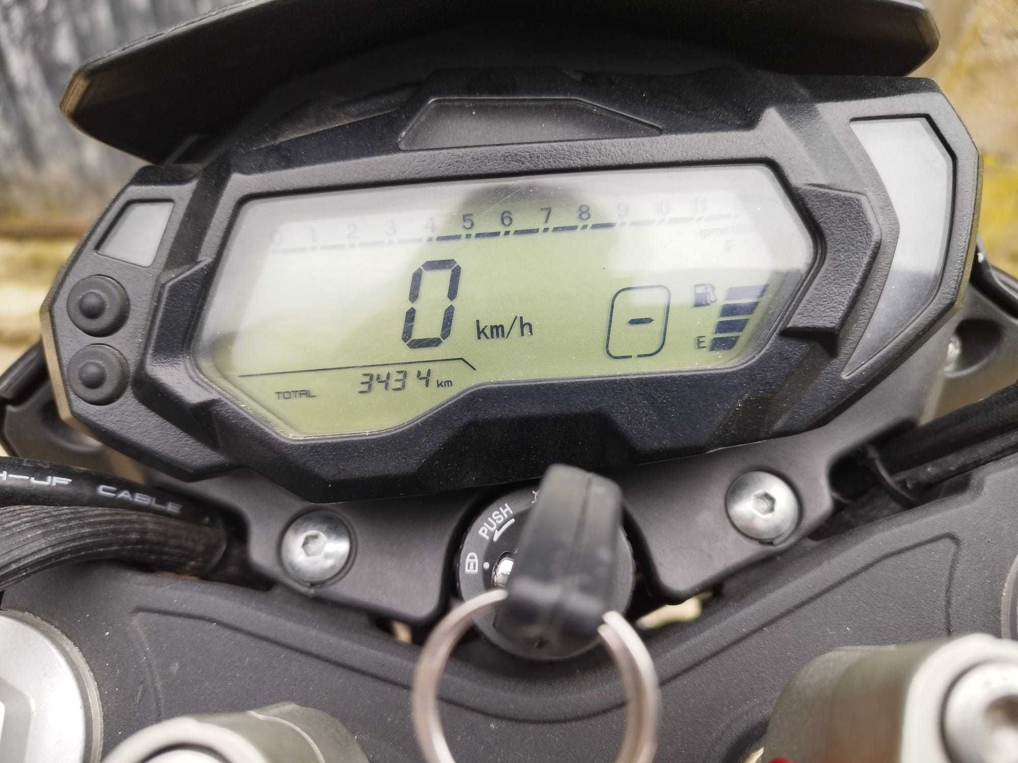 Benelli bn125 como nova, pouco usada.