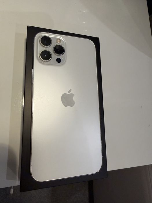 iPhone 12 pro max Silver + słuchawki airpods PRO