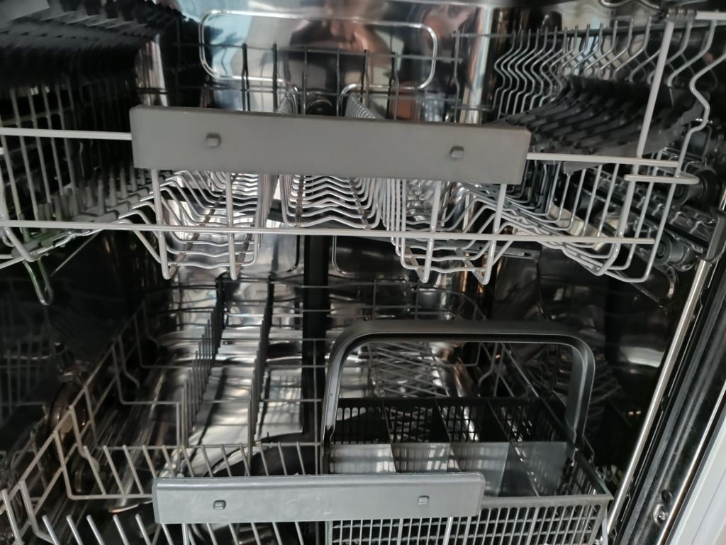 Máquina de lavar loiça AEG impecável