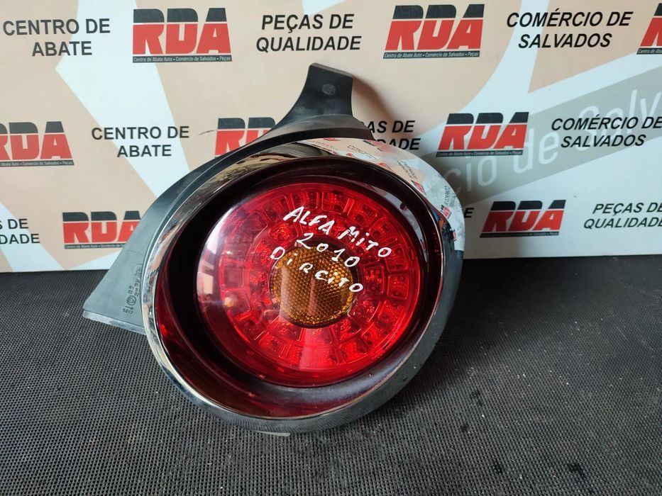 FAROLIM DIREITO ALFA ROMEO MITO 2010