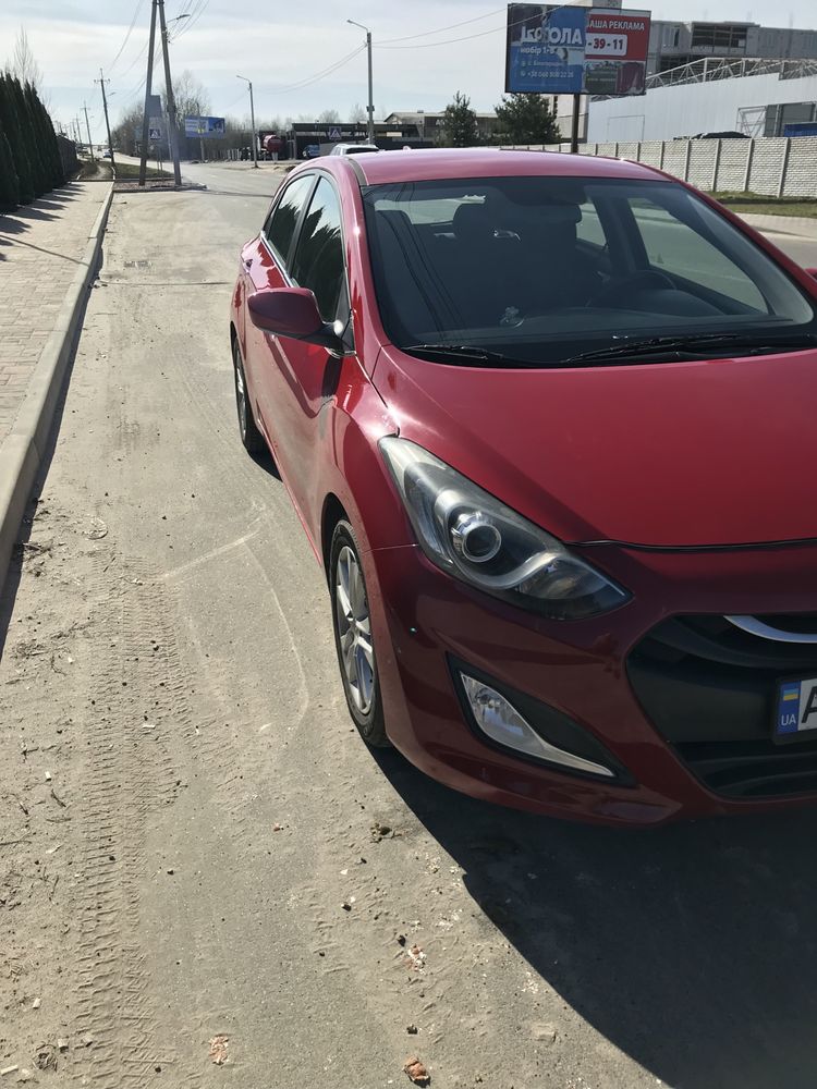 Hundai Elantra 1.8,газ-бензин.