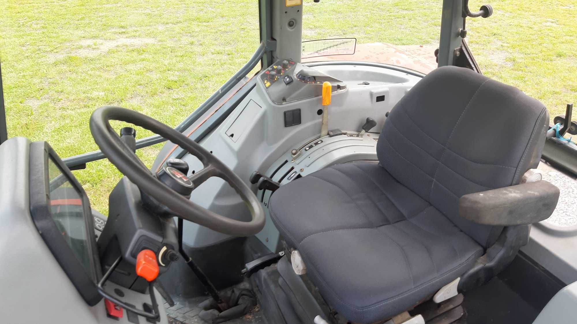 Ciągnik rolniczy Massey Ferguson 4270 ,110 km manual 4x4 , 5500 mth!!!