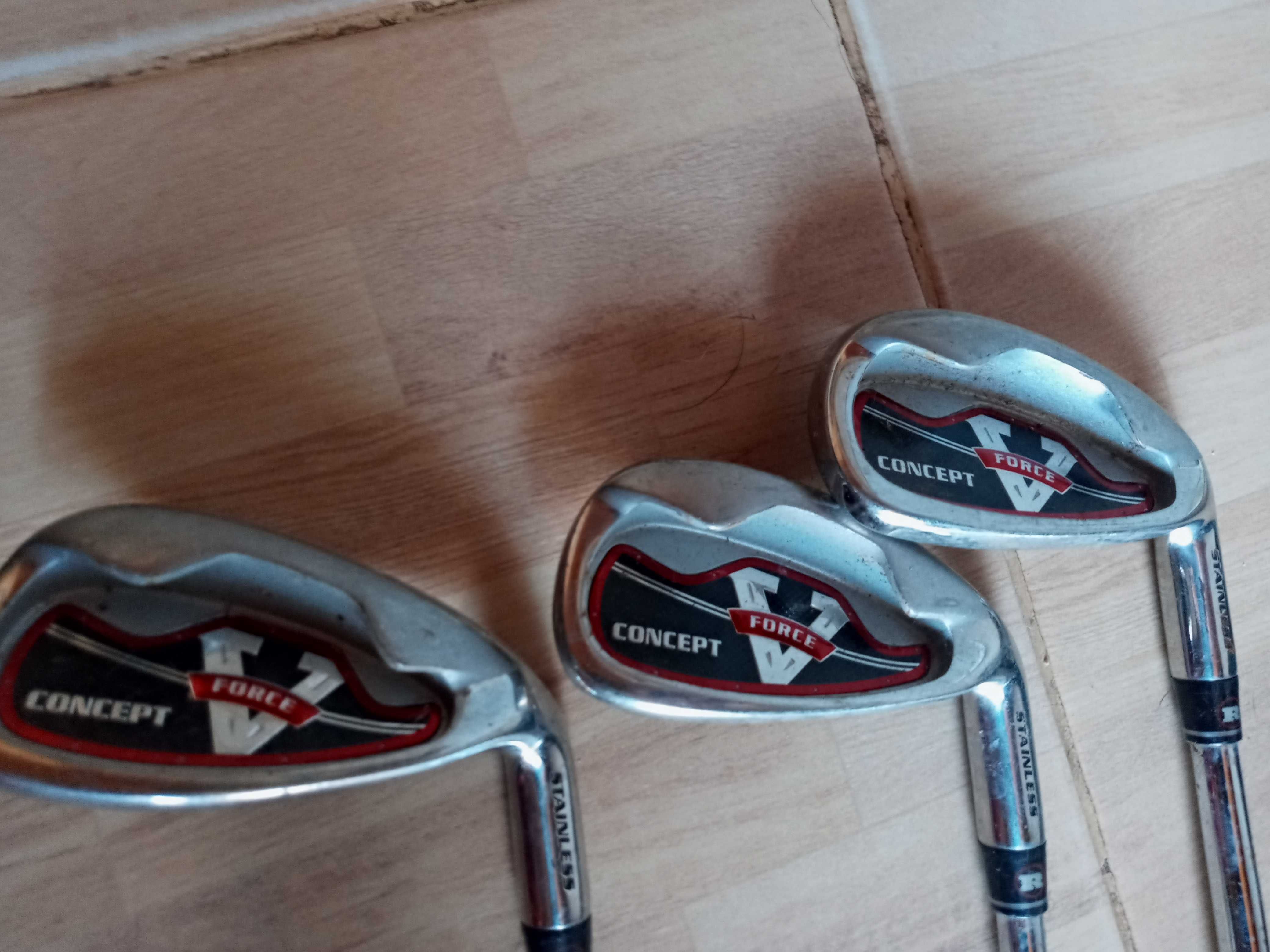 Saco de golf muita qualidade c 3 tacos e acessorios