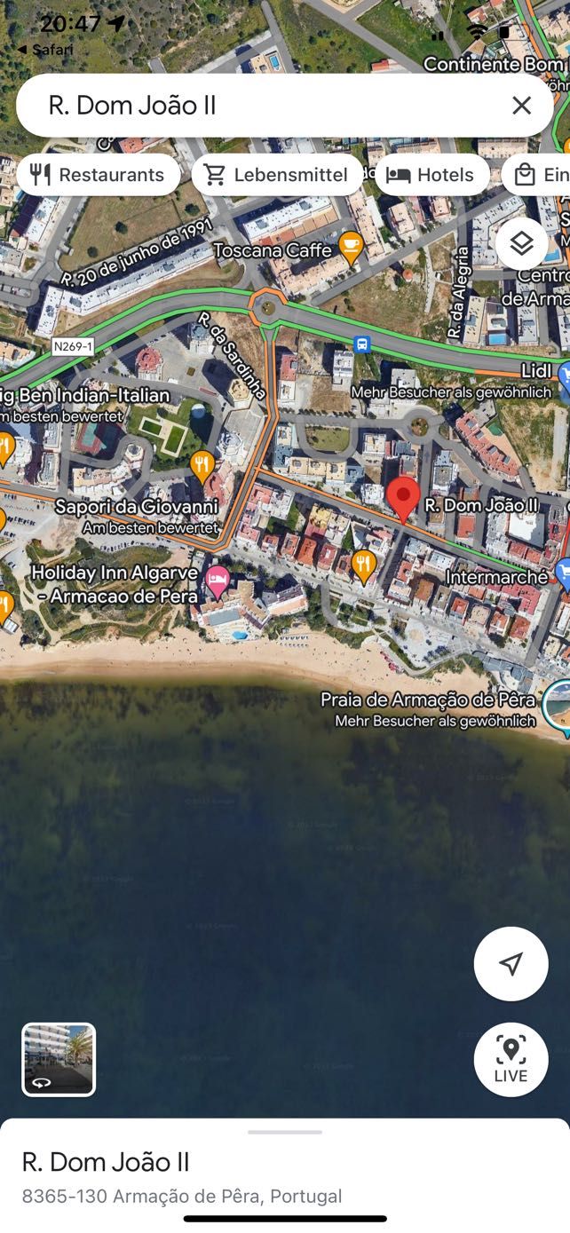 T1 bem equipado em Armação de Pera com garagem e varanda à beira mar