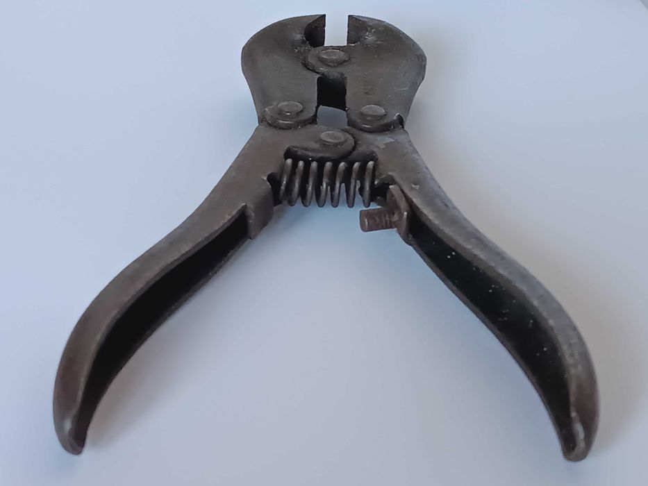 Stare cęgi tnące kowalskie / rzemieślnicze – lata 40./50. XX w.