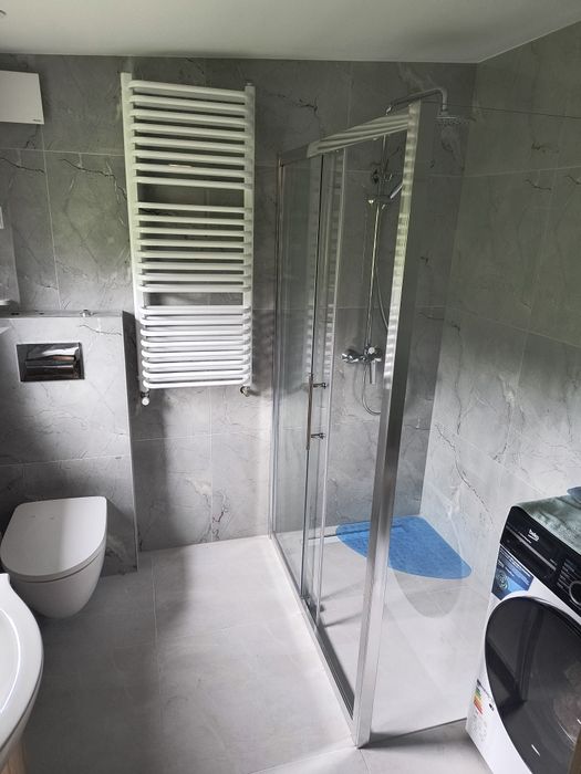 Glazurnik, fliziarz, układanie płytek, remonty łazienek, wykończenia,