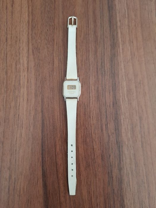 Zegarek komunijny retro PRL na rękę dla dziewczynki, biały w etui