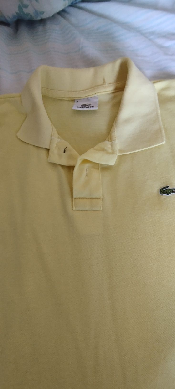 Polo Lacoste amarelo Tam M