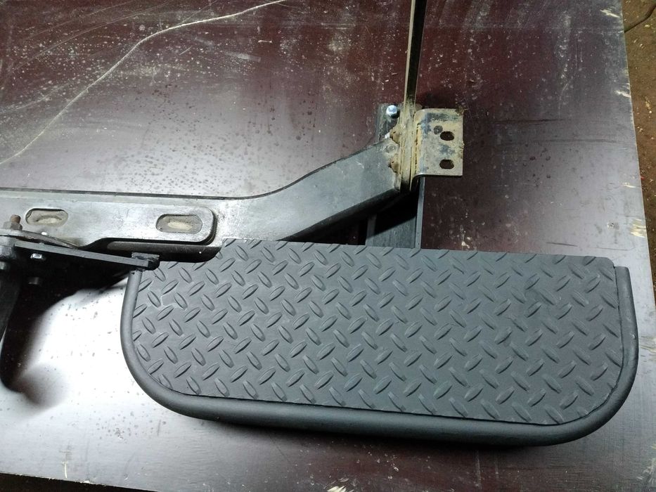 Подножка задняя под фаркоп Мерседес Спринтер 903, 906, Volkswagen