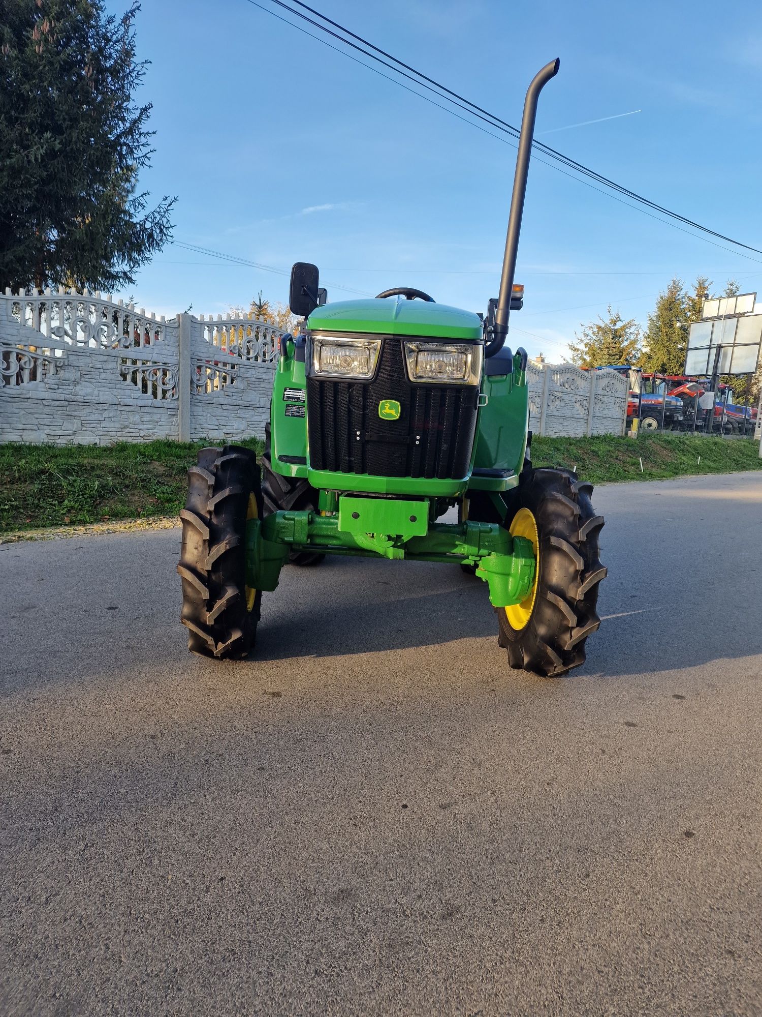 Traktor John Deere  3036 E fabrycznie nowy