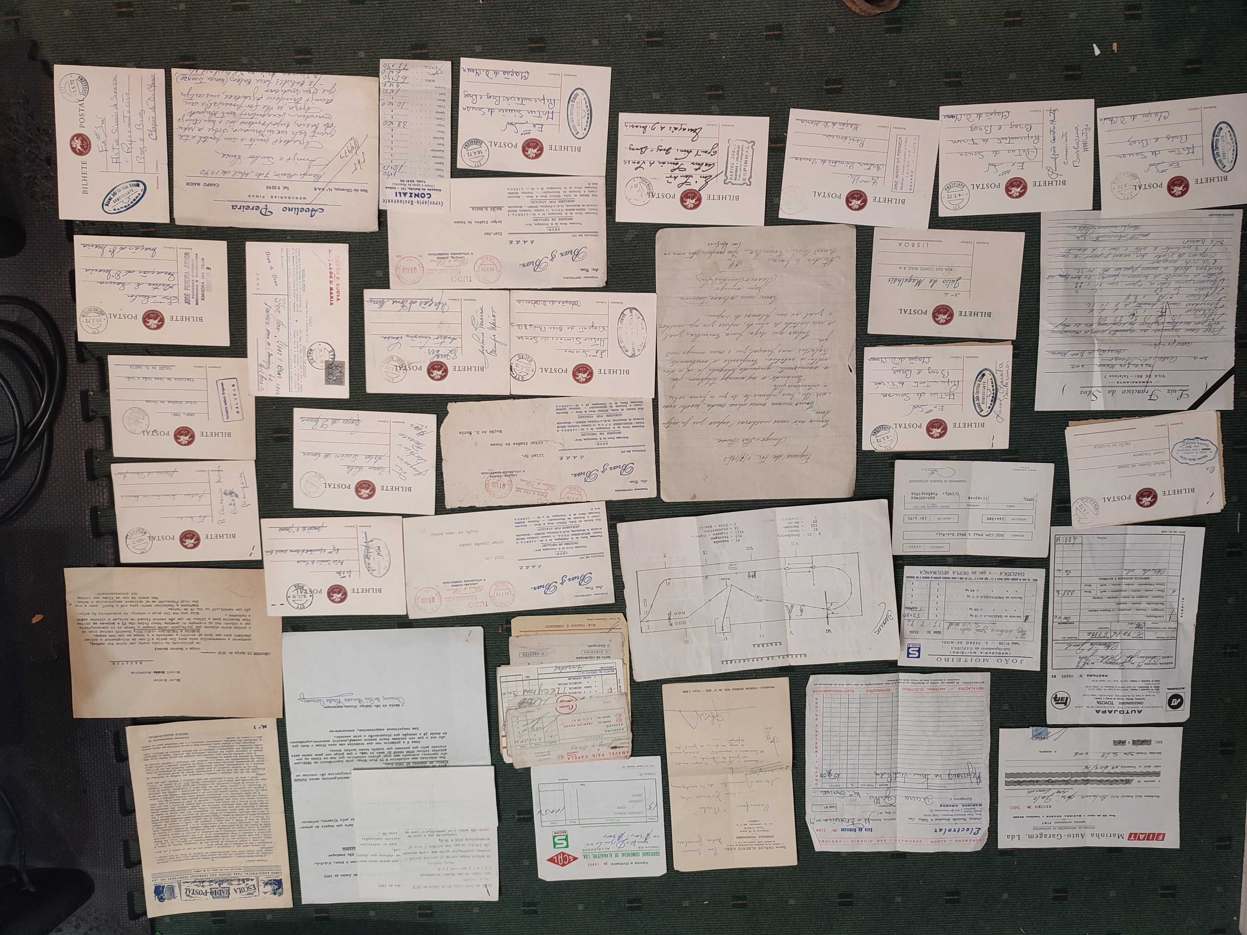 Lote com 250 documentos diversos