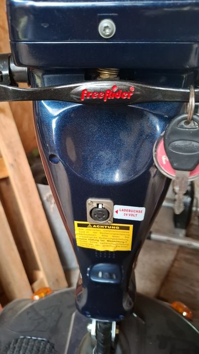 Skuter inwalidzki czterokolowy